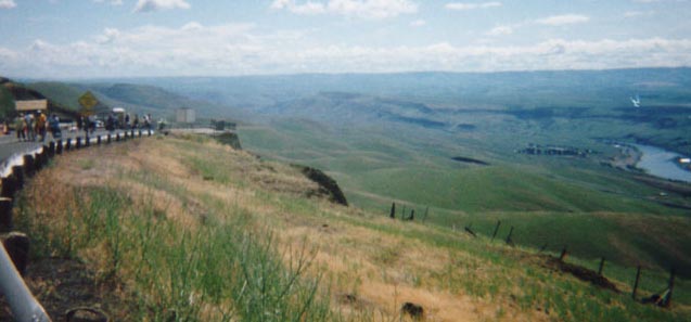 View across the crest of the Plateau