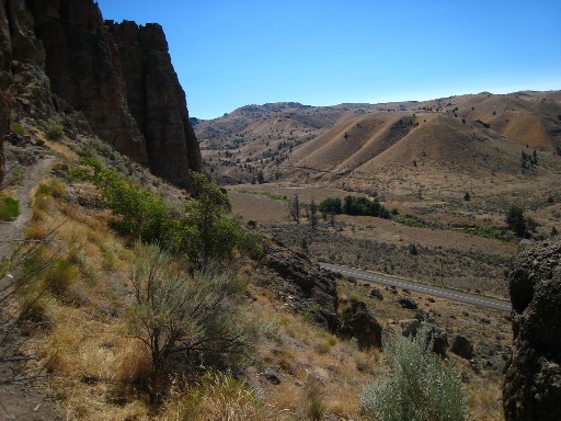 View of the Valley from the Clarno Palisades